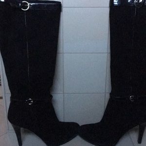 Two pair suede Nine West boots size 9. Blk  brown